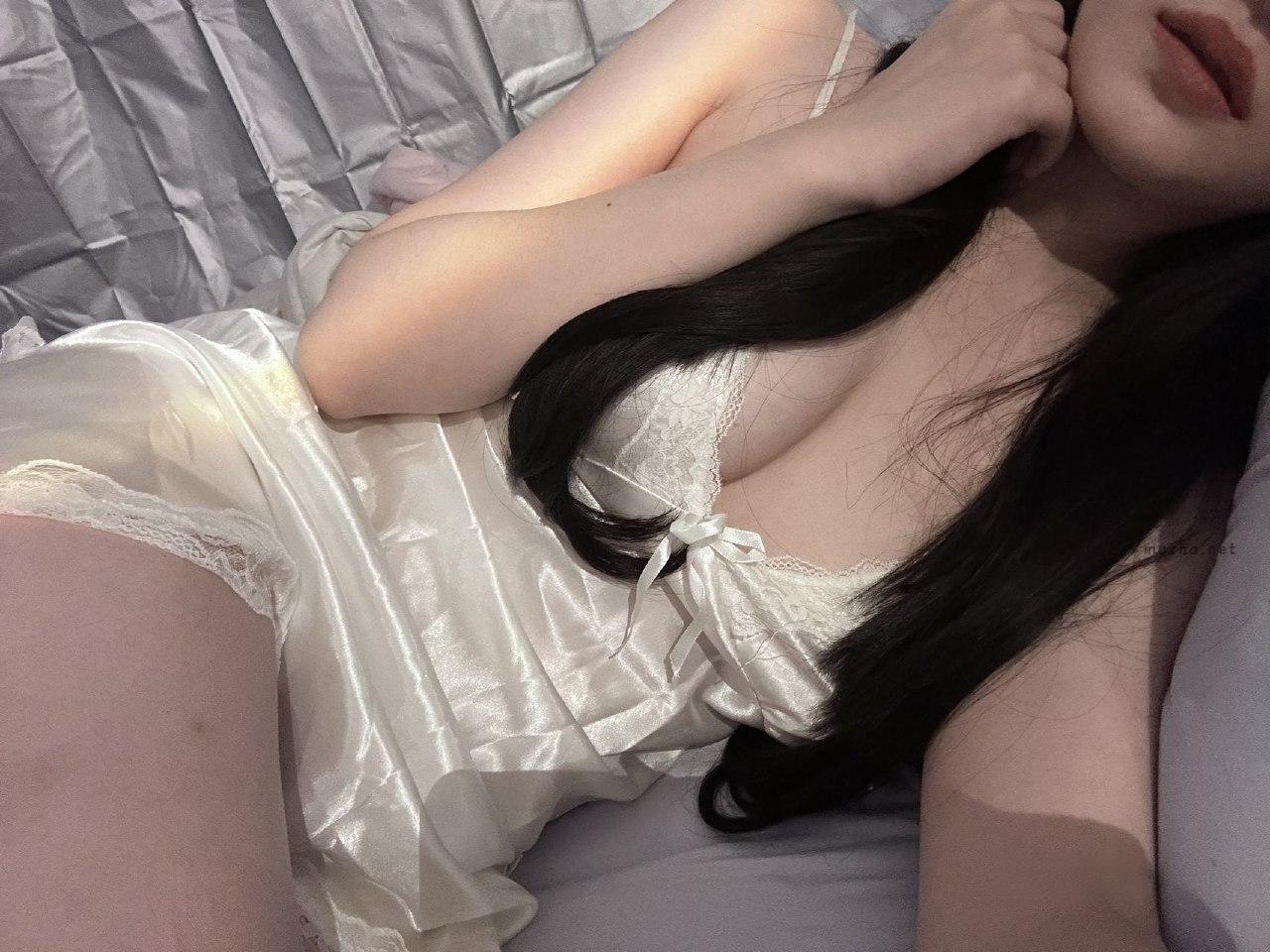 玫桃泡芙 – 丝滑吊带小睡裙【12P】